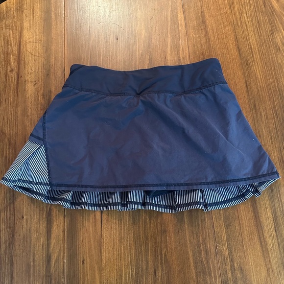 RARE Lululemon Pace Setter Skirt Inkwell Wagon Stripe Navy Blue Size 6 - Picture 2 of 3